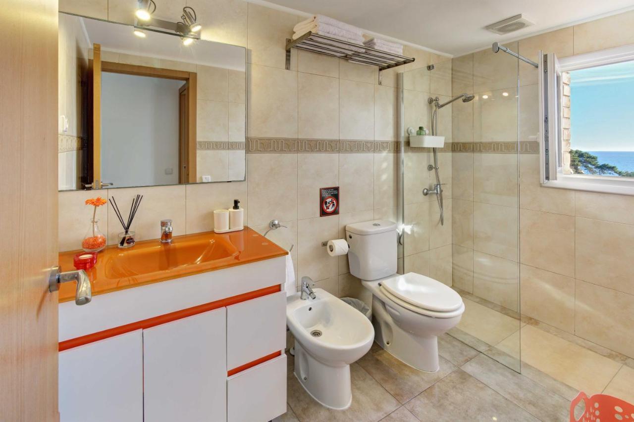 Apartament Pau Casals, 2 Min Walk From The Sea & Sea View 료렛 드 마르 외부 사진